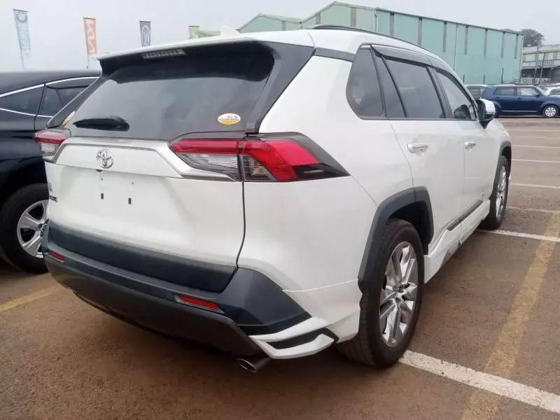 Toyota RAV 4   - 2019