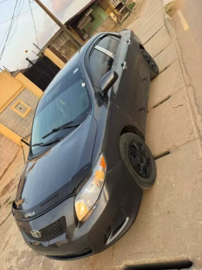 Toyota Corolla   - 2010