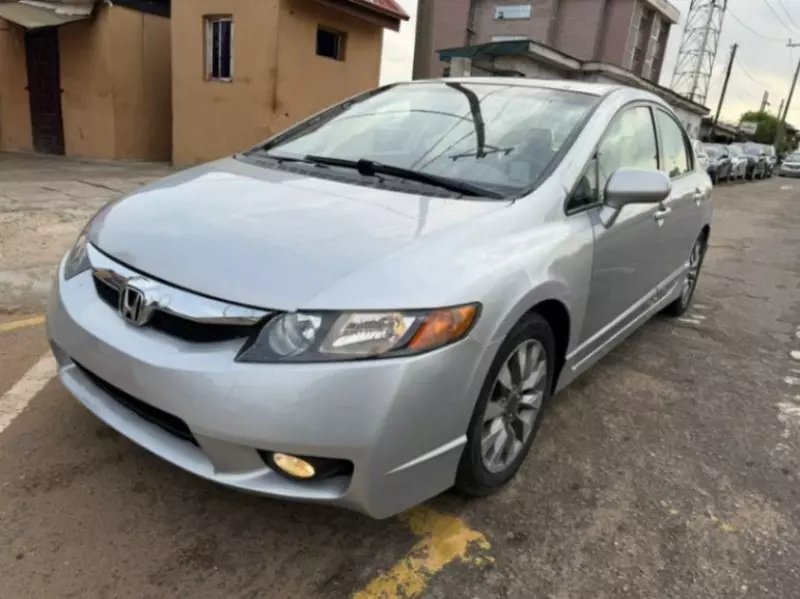 Honda Civic   - 2009
