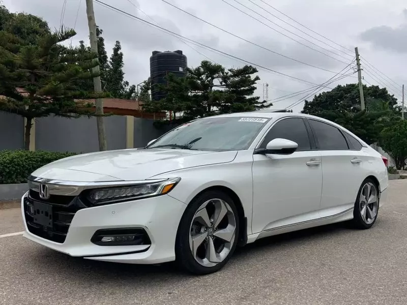 Honda Accord   - 2019