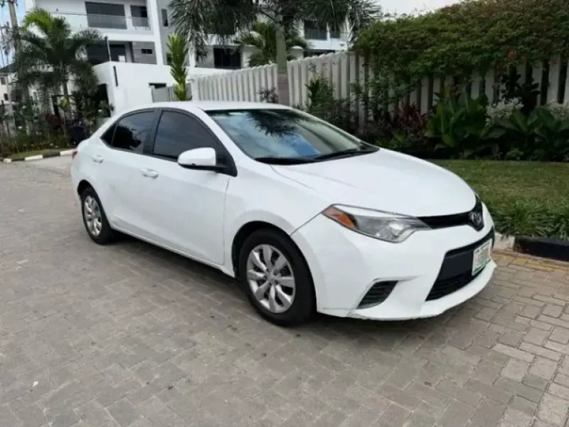 TOYOTA Corolla - 2013