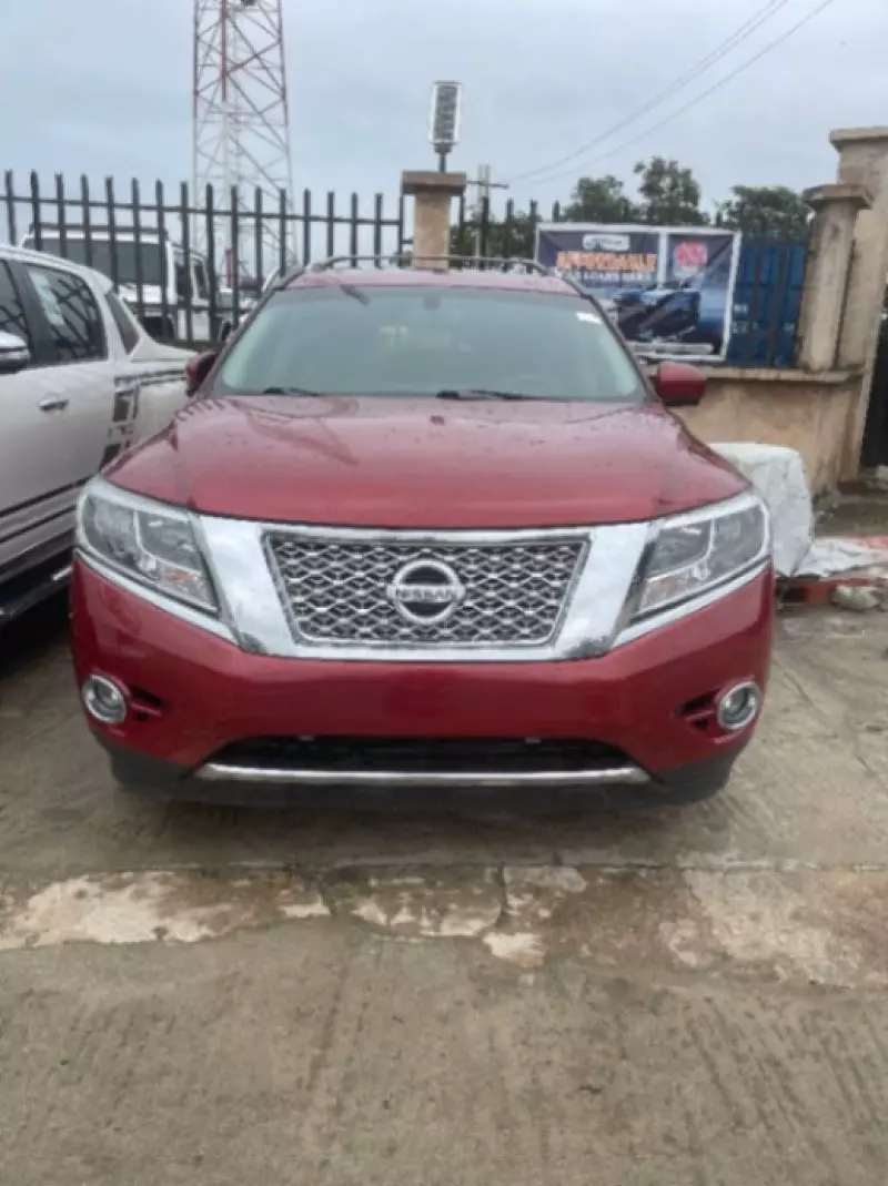 Nissan Pathfinder - 2014