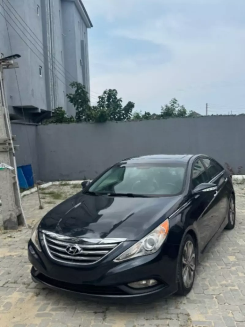 Hyundai Sonata   - 2014