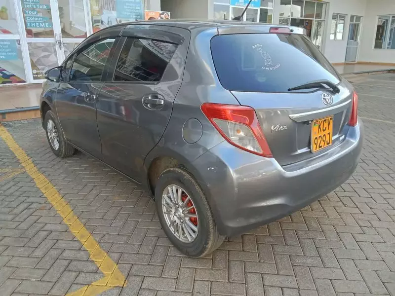 Toyota Vitz   - 2012