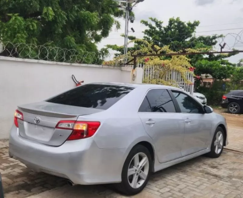 Toyota Camry - 2013