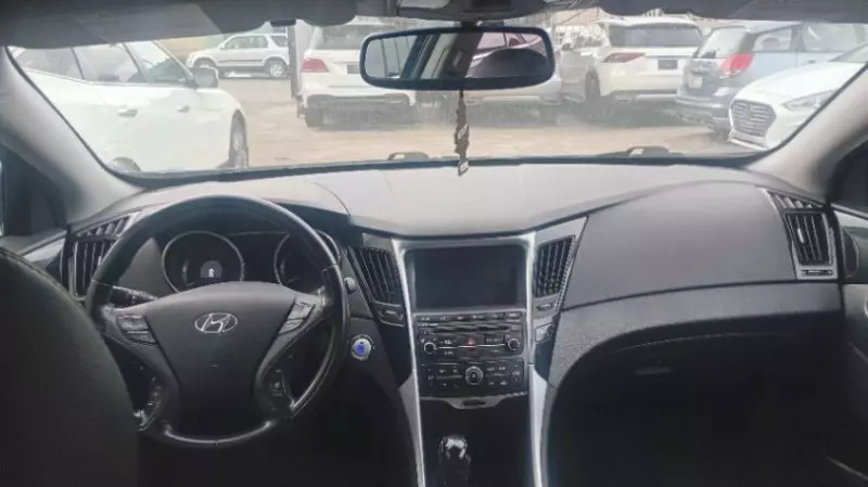 Hyundai Sonata   - 2014