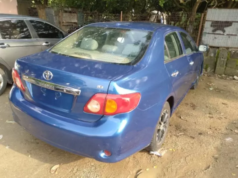 TOYOTA Corolla - 2009