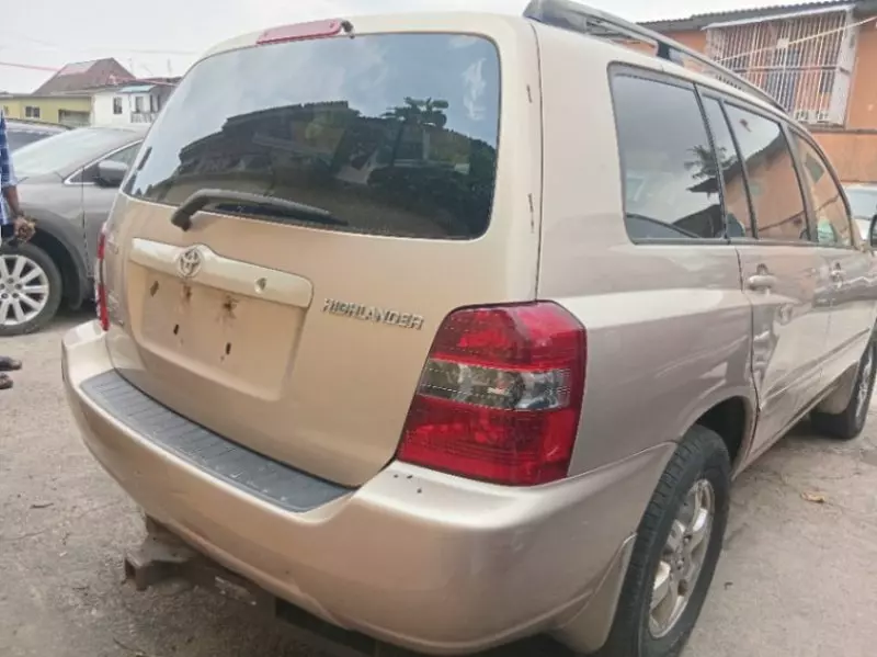 Toyota Highlander   - 2004