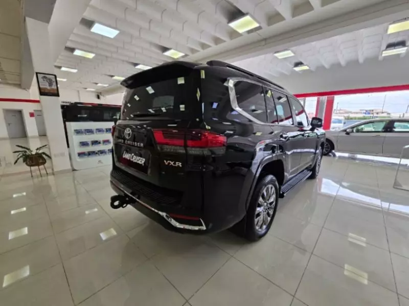 Toyota Land Cruiser   - 2025