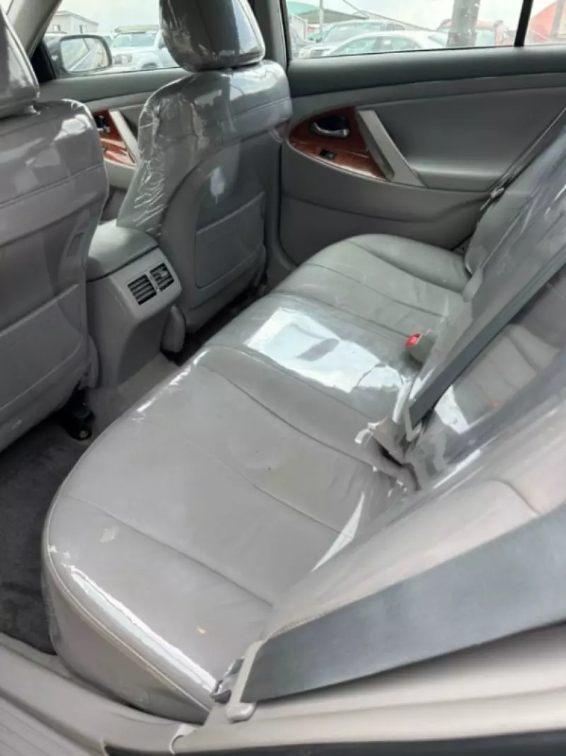 Toyota Camry   - 2011