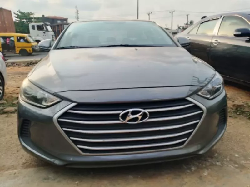Hyundai Elantra   - 2018