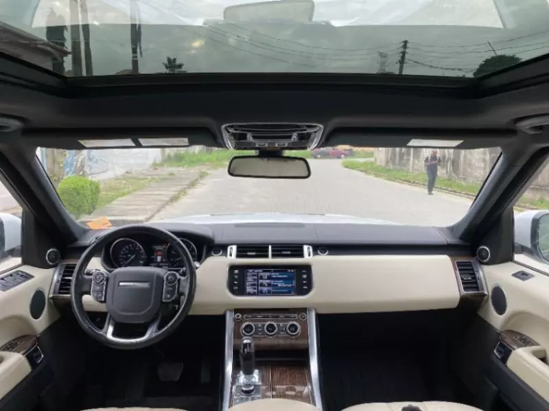 Land Rover Range Rover Sport   - 2015