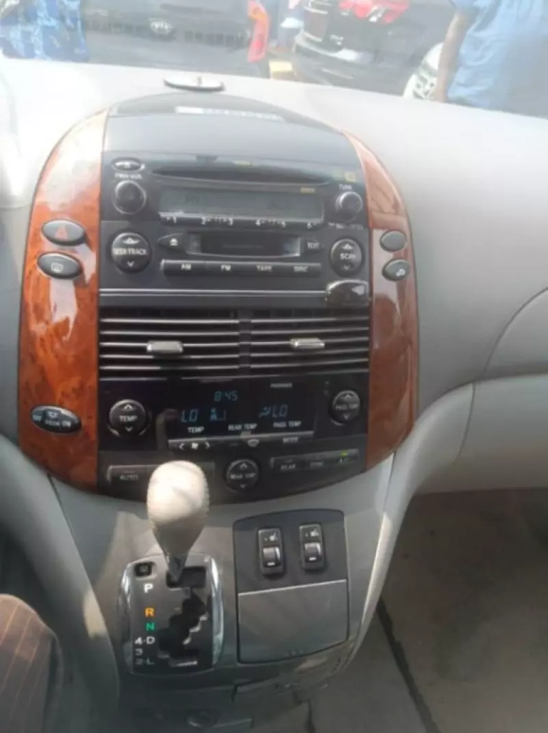 Toyota Sienna   - 2005