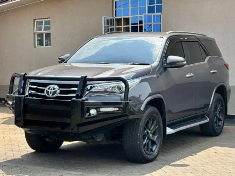 Toyota Fortuner   - 2018