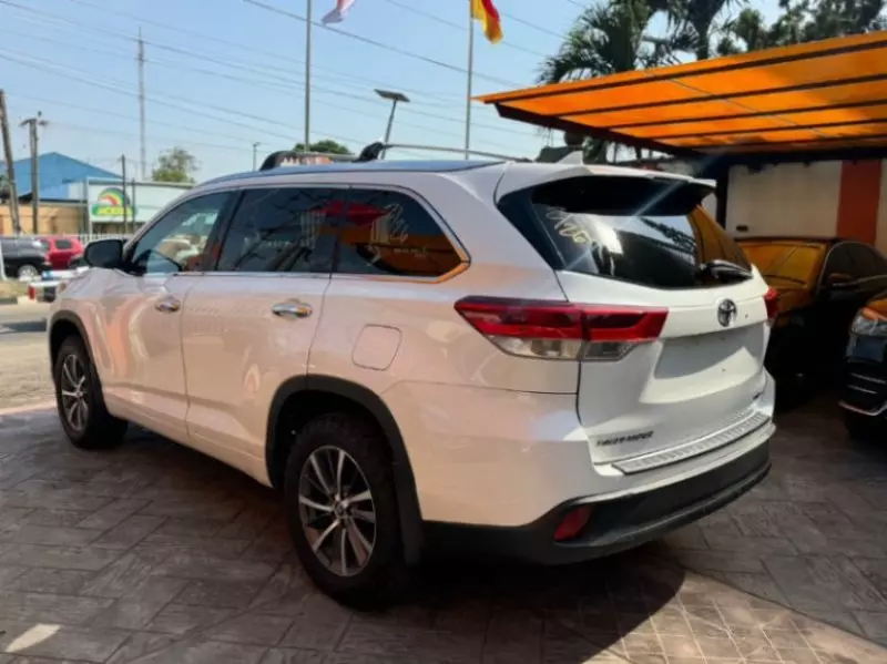 TOYOTA Highlander   - 2017