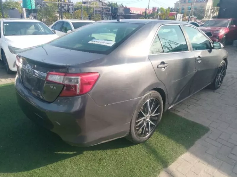 Toyota Camry   - 2012