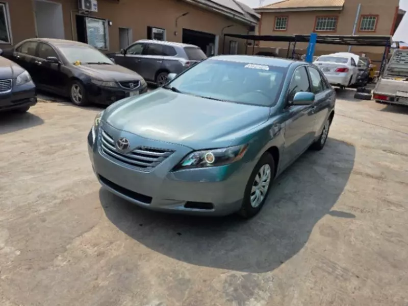Toyota Camry   - 2008