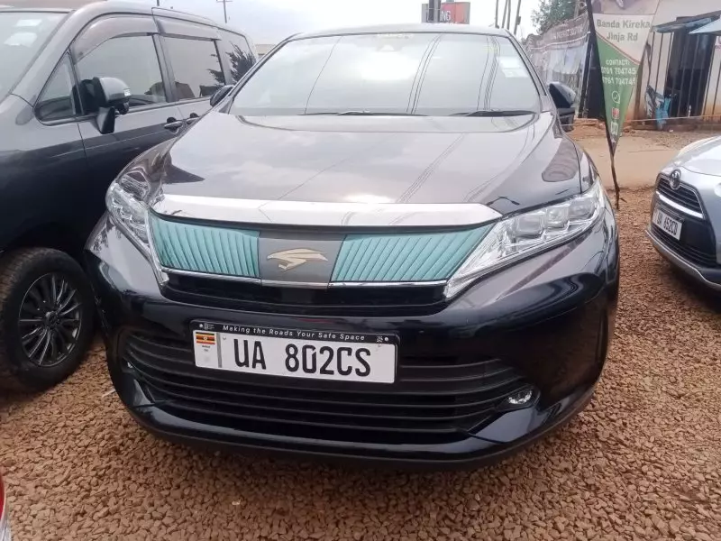Toyota Harrier   - 2017