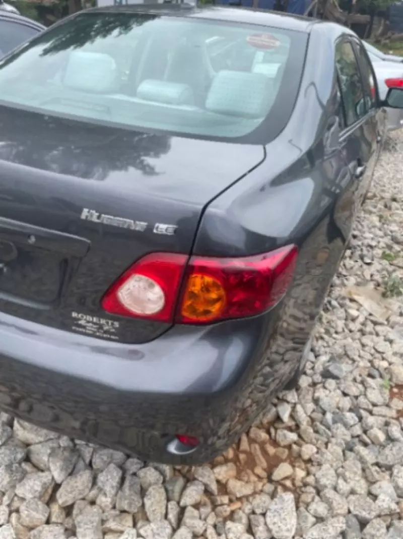 TOYOTA Corolla   - 2010