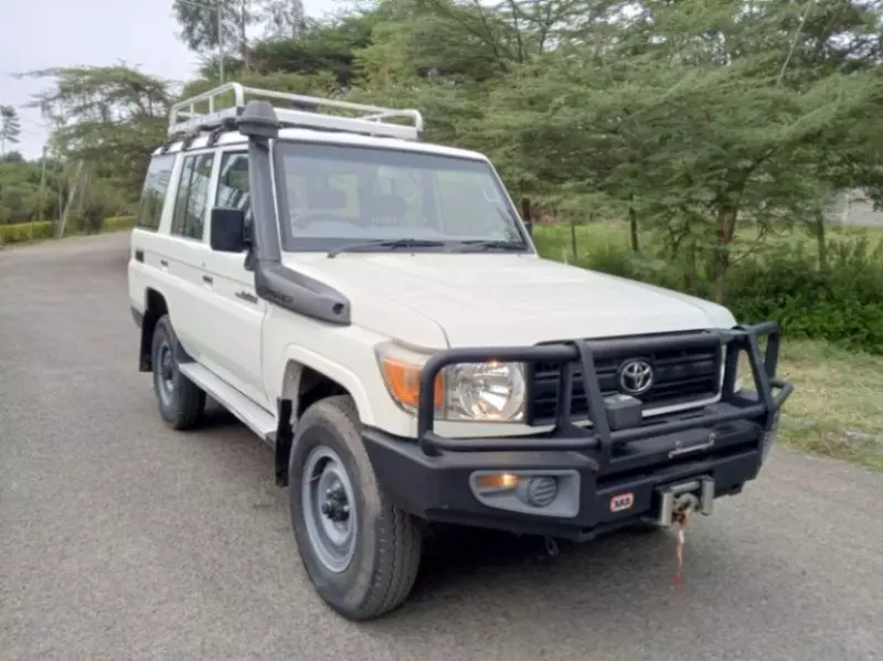 Toyota Land Cruiser   - 2017