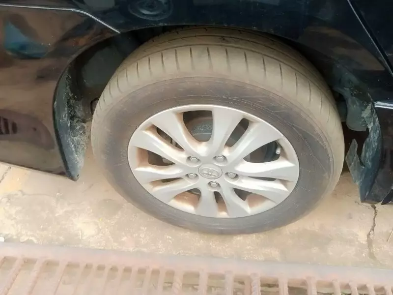 Toyota Noah   - 2013