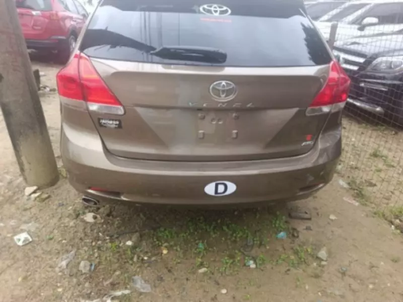 TOYOTA Venza   - 2010