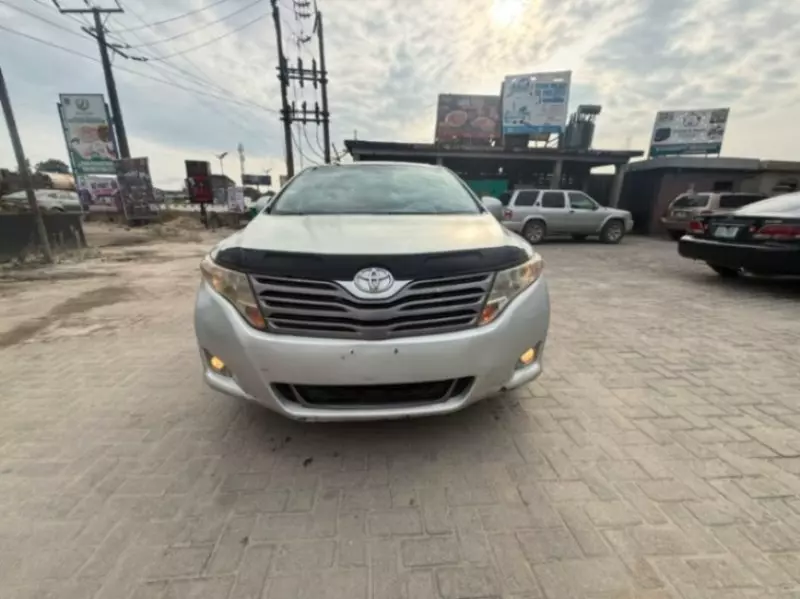 TOYOTA Venza   - 2011