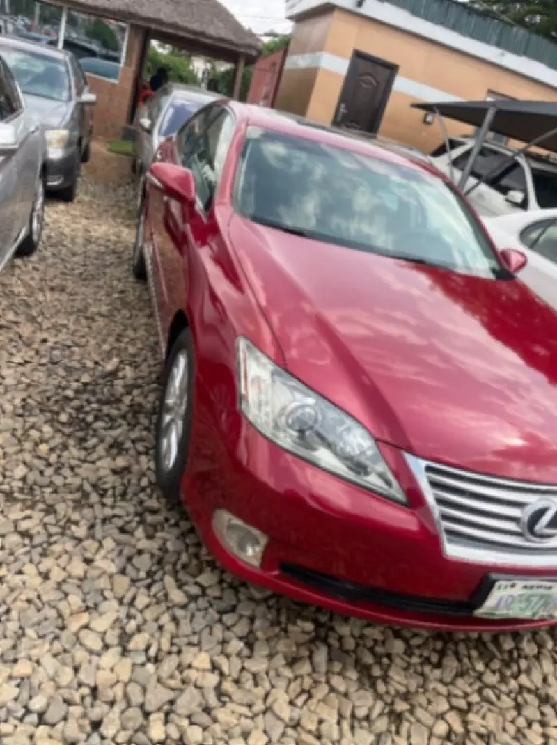 Lexus ES   - 2011