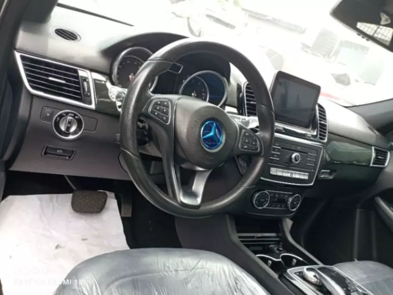 Mercedes-Benz GLE-Class   - 2016