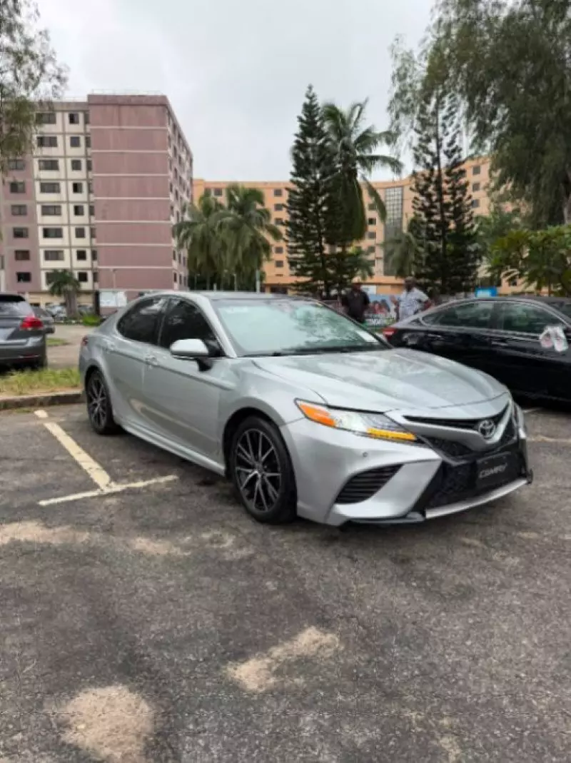 TOYOTA Camry   - 2018