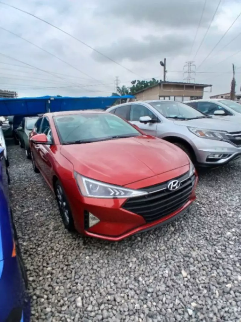 Hyundai Elantra   - 2019
