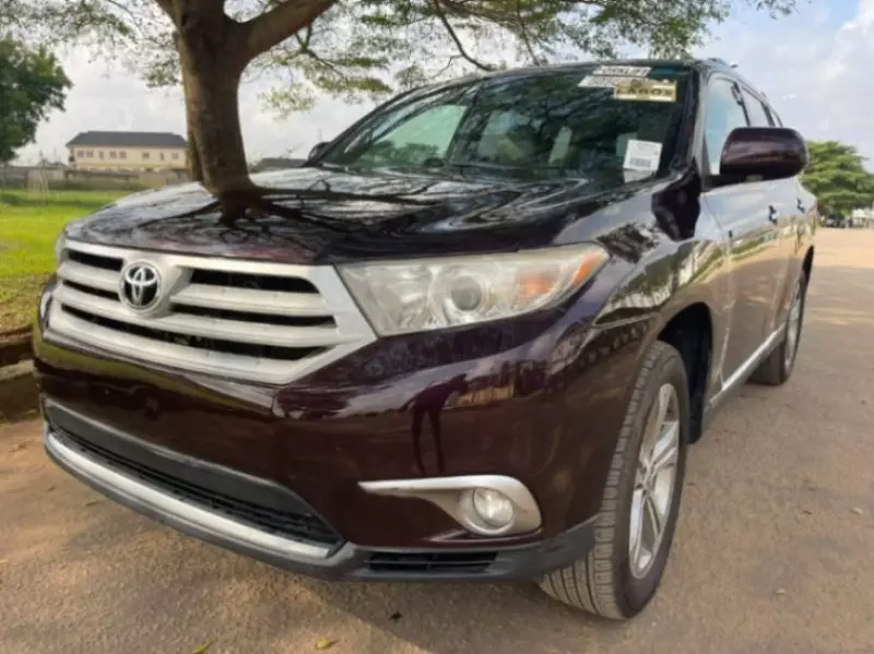 Toyota Highlander   - 2011