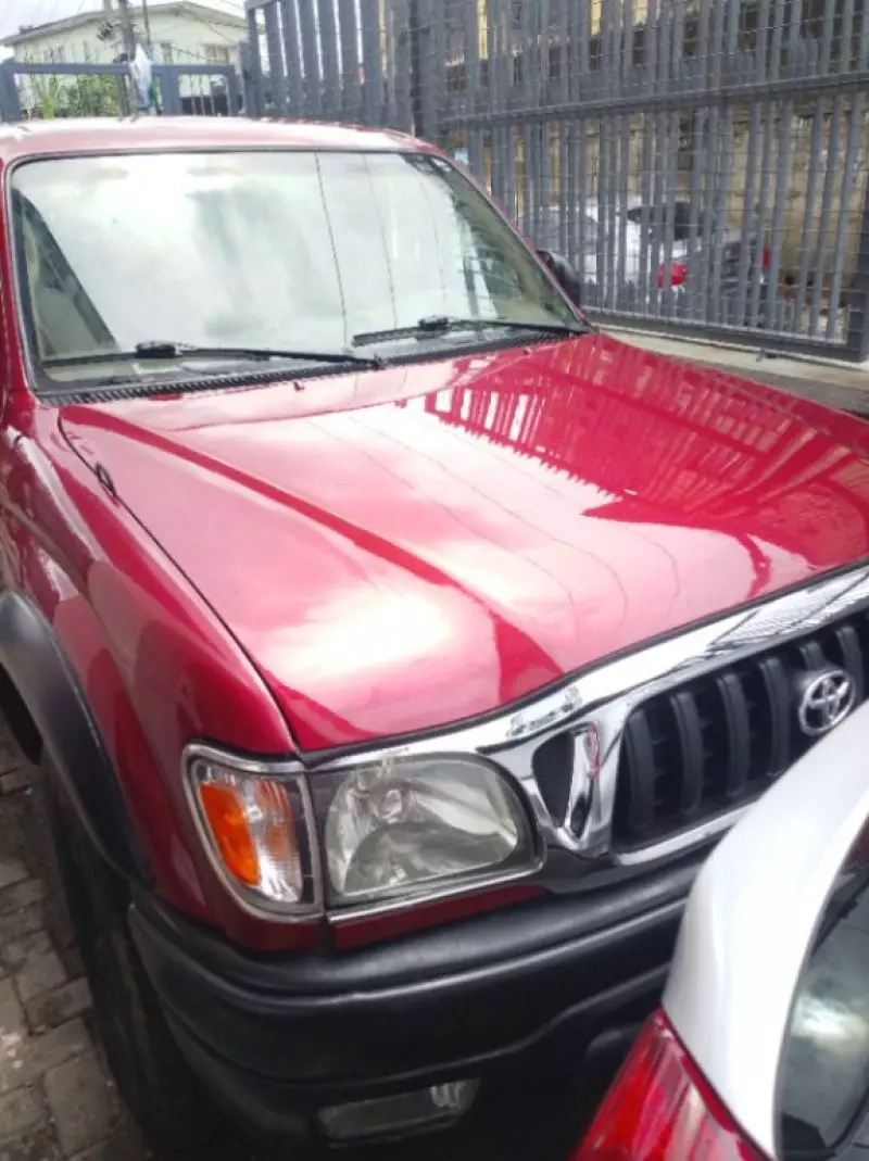 Toyota Tacoma   - 2011