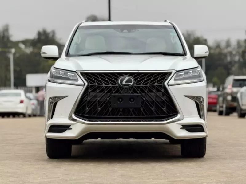 Lexus LX 570   - 2018