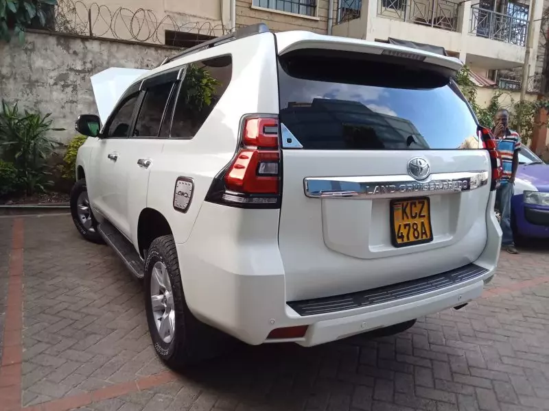 Toyota Landcruiser Prado   - 2014