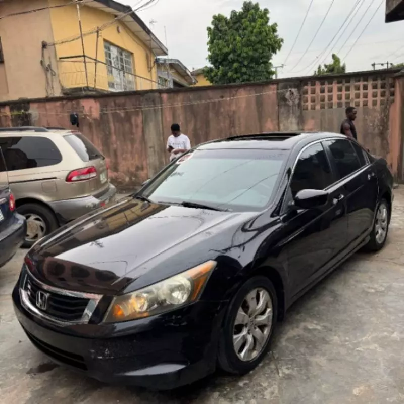 Honda Accord - 2010