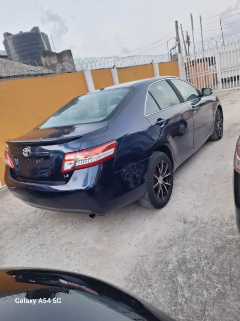 Toyota Camry   - 2010
