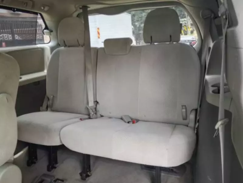 TOYOTA Sienna   - 2011
