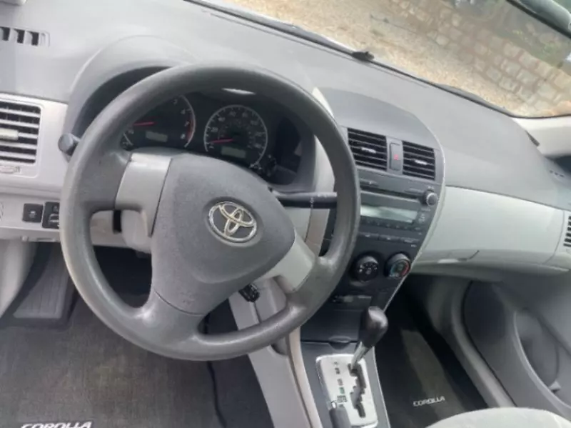 TOYOTA Corolla - 2010