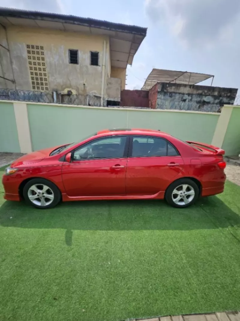 TOYOTA Corolla - 2011