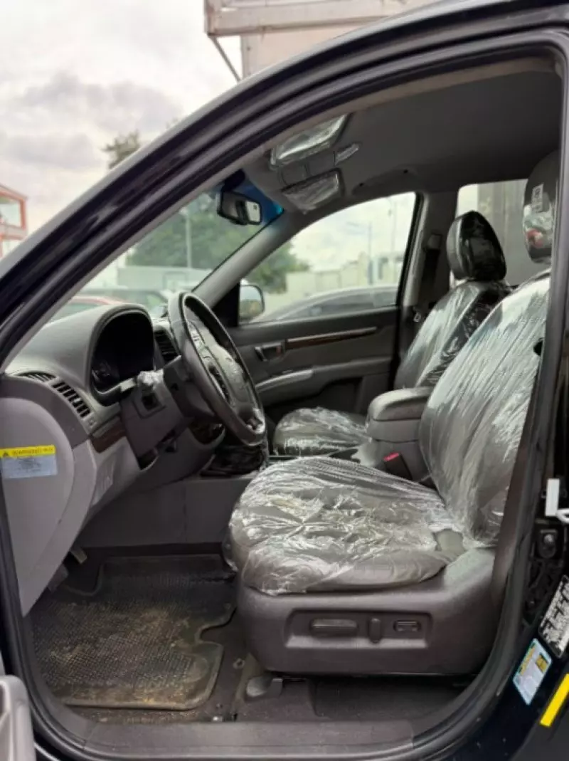 Hyundai Santa Fe   - 2011