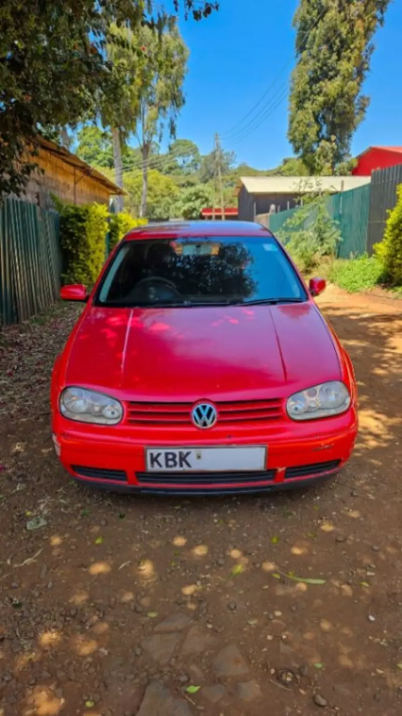 Volkswagen Golf   - 2003