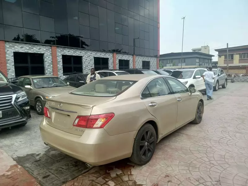 Lexus ES   - 2008