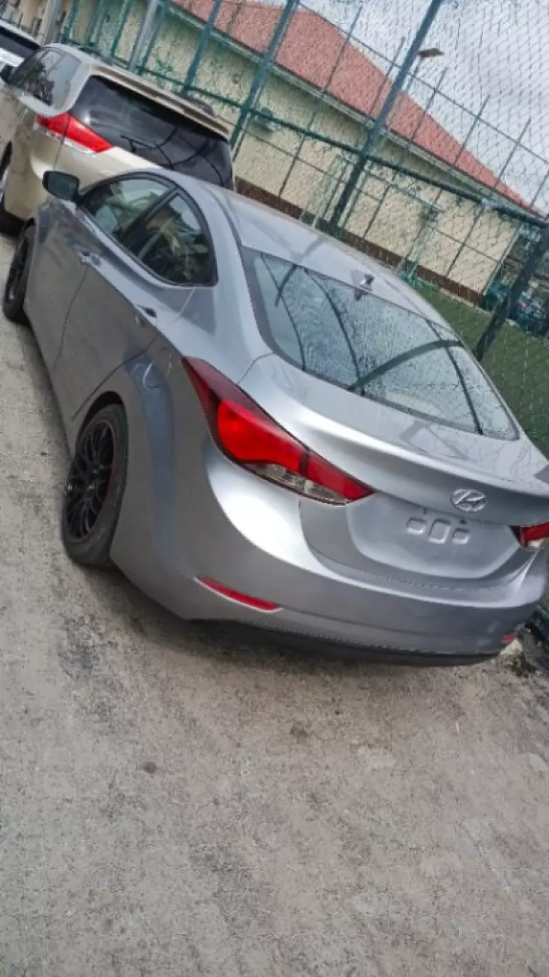 Hyundai Elantra   - 2016