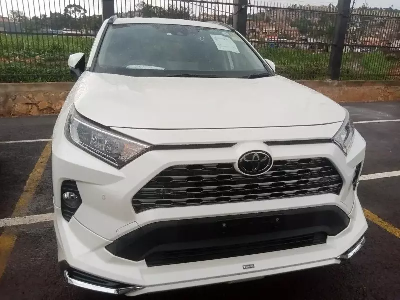 Toyota RAV 4   - 2019