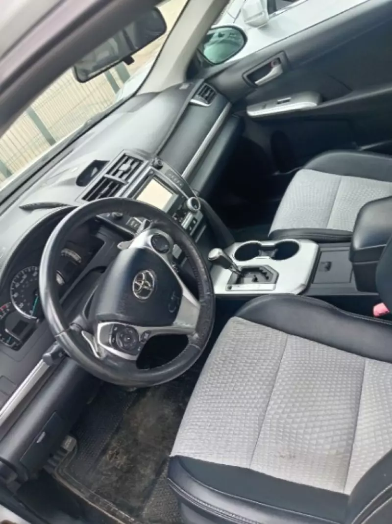 Toyota Camry - 2012