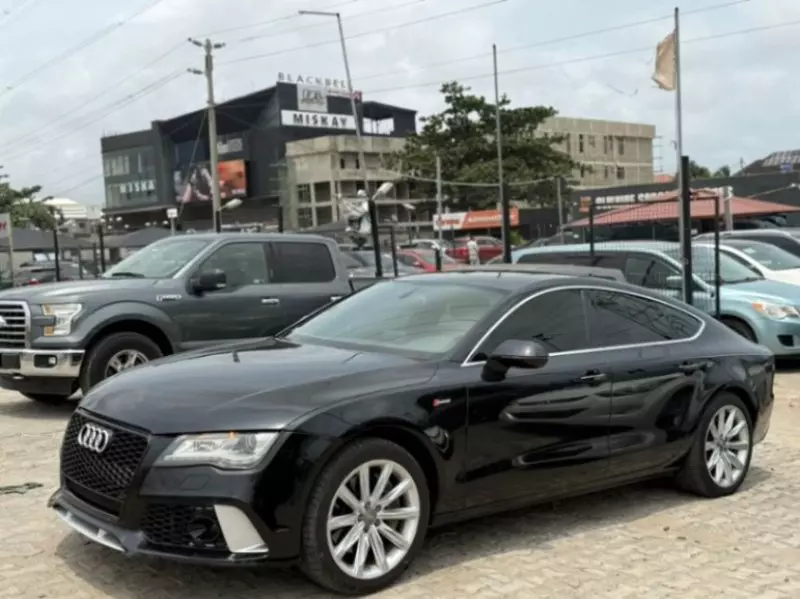 Audi A7   - 2011