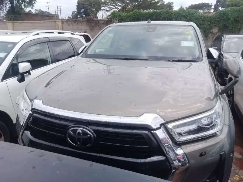 Toyota Hilux   - 2019