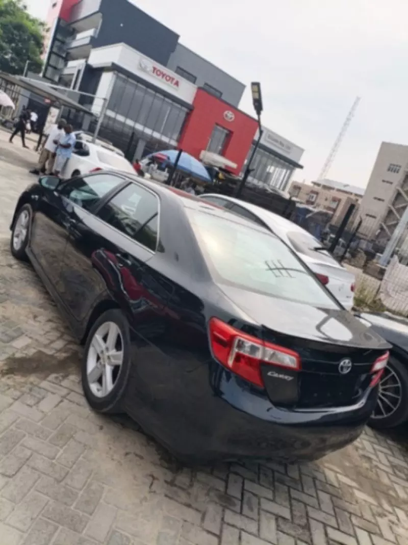 Toyota Camry   - 2013