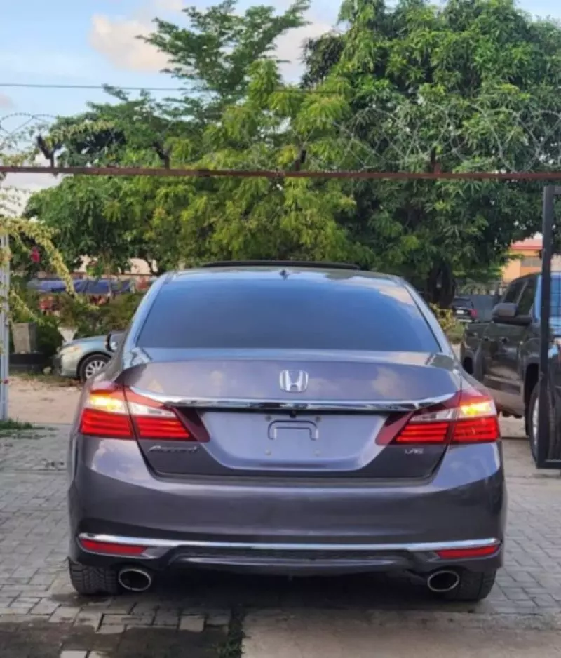 Honda Accord   - 2016